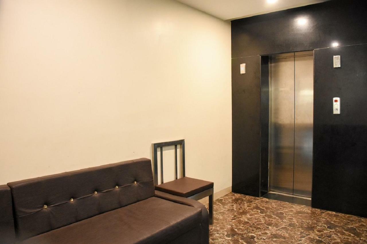 Hotel Dilip Indore Exteriör bild