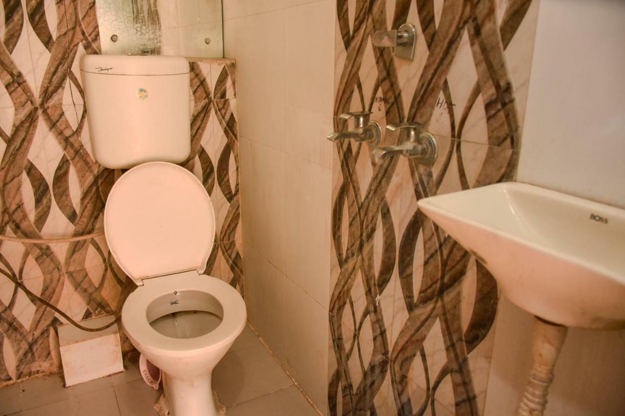 Hotel Dilip Indore Exteriör bild